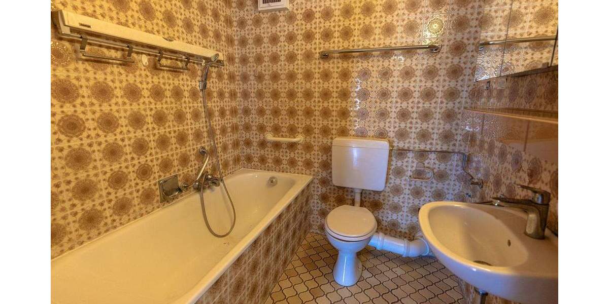 Etagenwohnung Schramberg - 3 Zimmer, 82 m&sup2;, 144.500&euro; | Angebot:25771074