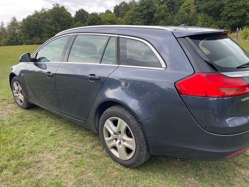 Opel Insignia 213.650 km 2.900 € Bad Orb 63619