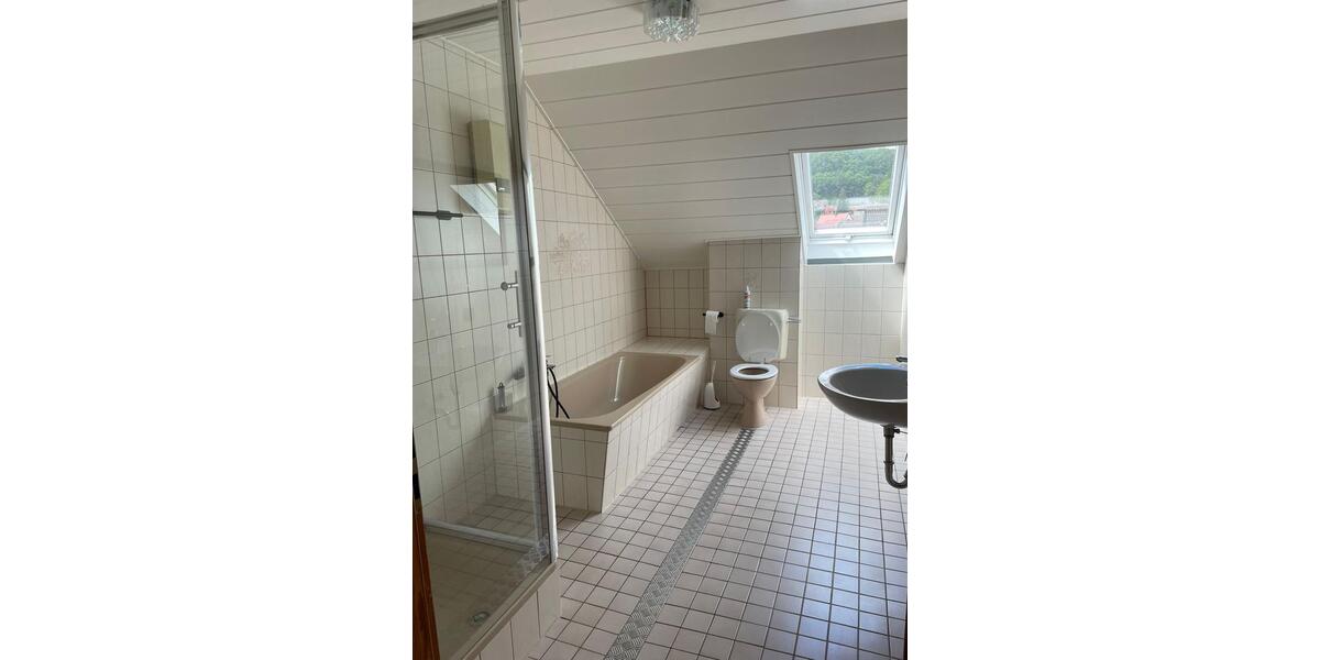 Dachgeschoßwohnung Breitenbach - 5 Zimmer, 110 m&sup2;, 770&euro; | Angebot:26179230