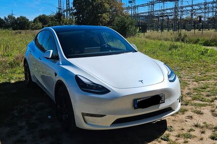 Tesla Model Y 102.000 km 33.900 &euro; Köln 50674