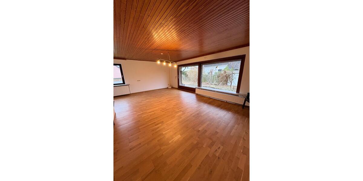 Wohnung in Büchen: 3 Zimmer im EG + 3 im Souterrain 6 zimmer