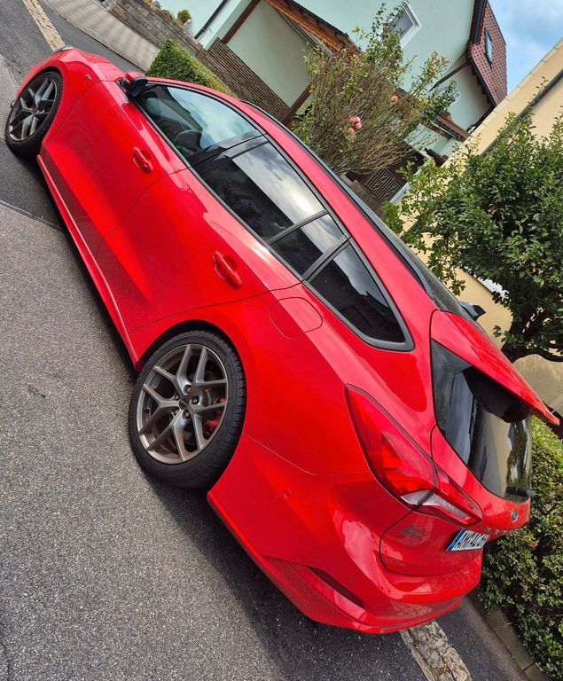 Ford Focus 105.000 km 13.500 € Sulzbach-Rosenberg 92237