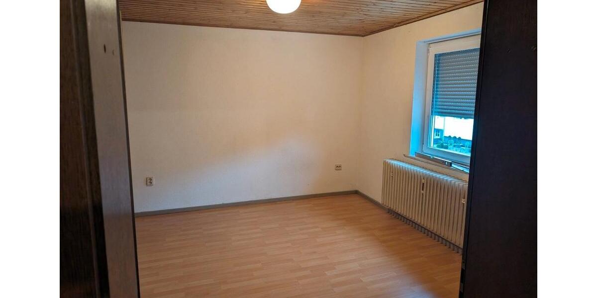 Etagenwohnung Dassel - 3 Zimmer, 85 m&sup2;, 450&euro; | Angebot:26412518
