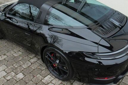 Porsche 992 9.999 km 187.950 &euro; Gauting bei Starnberg 82131