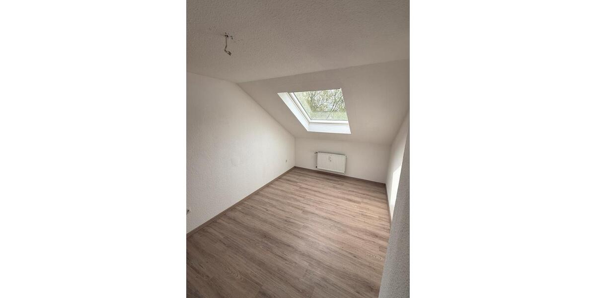 Dachgeschoßwohnung Wesel Bislich - 3.5 Zimmer, 70 m&sup2;, 560&euro; | Angebot:26393522