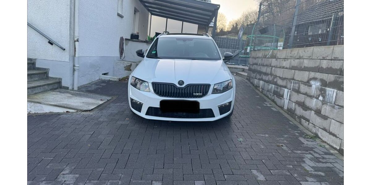 Skoda Octavia 210.000 km 14.900 &euro; Bergneustadt 51702