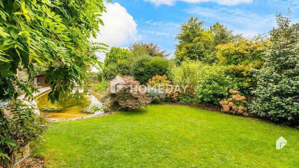 Gemütliches MFH mit großzügigem Garten und Schwimmteich in attraktiver Lage von Alsdorf
