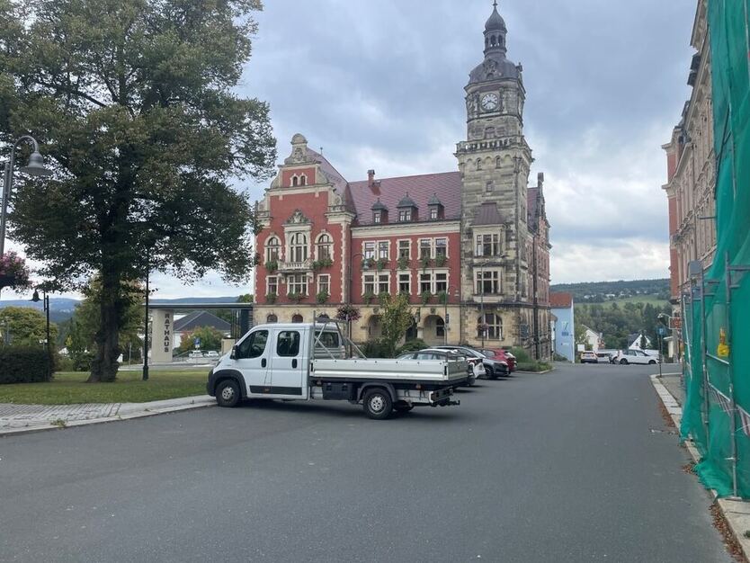 Großzügig Wohnen in hochwertig sanierter Etage im Zentrum von FalkensteinV. 5 zimmer