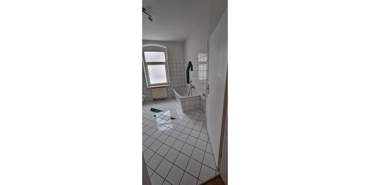 Erdgeschoßwohnung Zwickau - 4 Zimmer, 93 m&sup2;, 580&euro; | Angebot:26676965