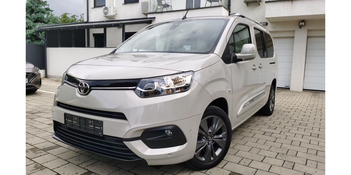 Toyota Proace City 24.306 km 24.999 &euro; Detmold 32760