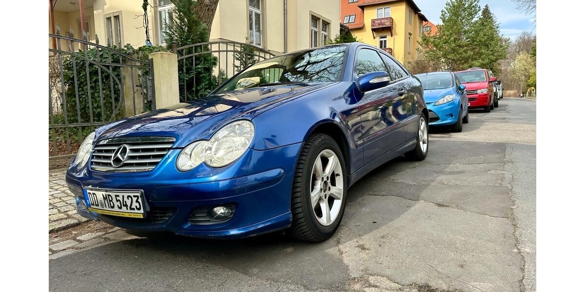 Mercedes-Benz Coupé 123.000 km 4.800 &euro; Dresden 01067