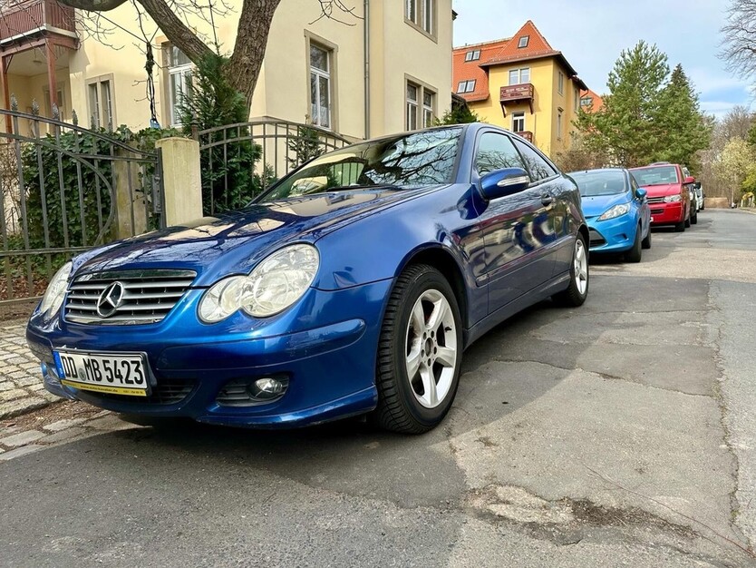 Mercedes-Benz Coupé 123.000 km 4.800 € Dresden 01067