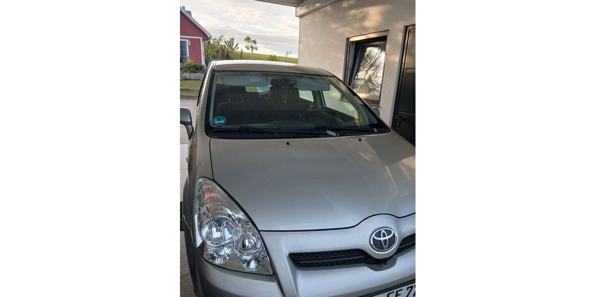 Toyota Corolla Verso 139.000 km 6.500 &euro; Pfalzgrafenweiler 72285