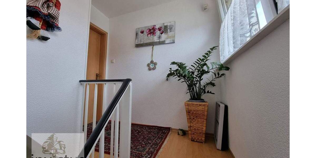 Mehrfamilienhaus, Wohnhaus Obersulm Willsbach - 7 Zimmer, 144 m&sup2;, 449.000&euro; | Angebot:25691749