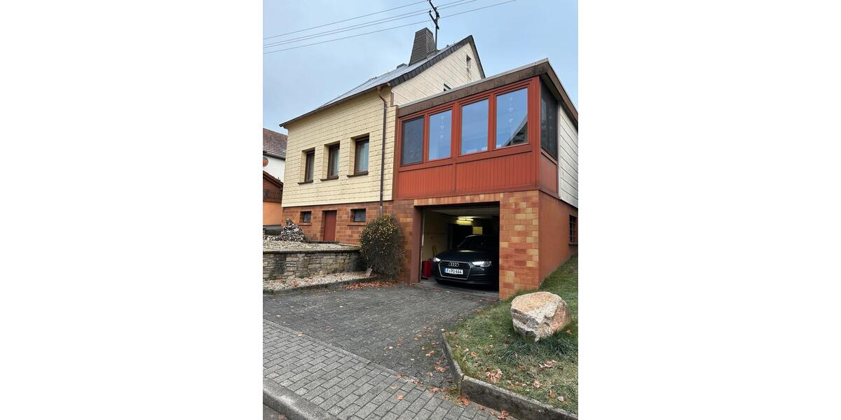 Einfamilienhaus mit Garten, Garagen, Sauna und Platz für alle! 5 zimmer