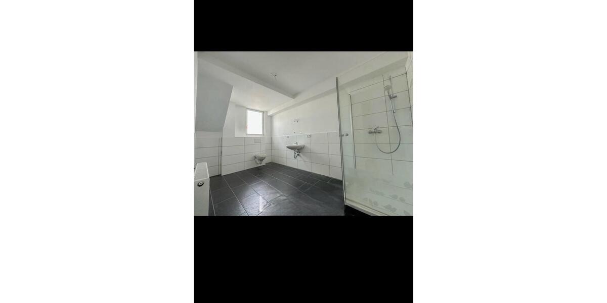 Dachgeschoßwohnung Weisenheim am Sand - 5 Zimmer, 177 m&sup2;, 1.950&euro; | Angebot:26376811
