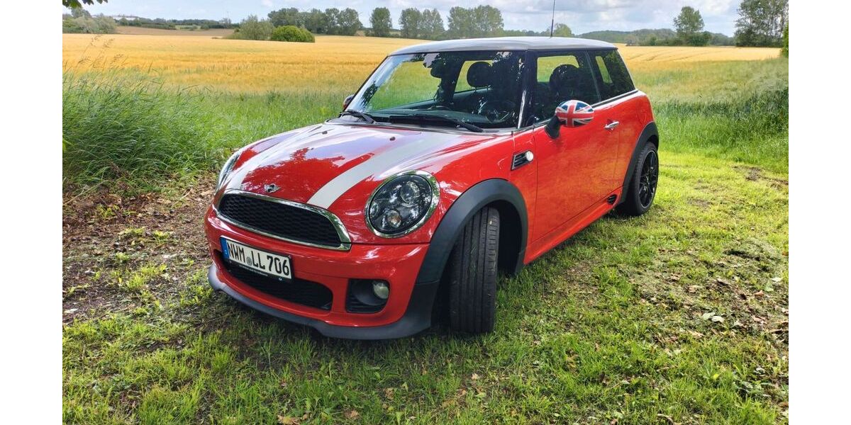 Mini Cooper 124.000 km 6.400 &euro; Upahl 23936
