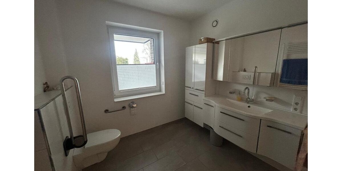 Erdgeschoßwohnung Bad Driburg - 2 Zimmer, 84 m&sup2;, 800&euro; | Angebot:26349020