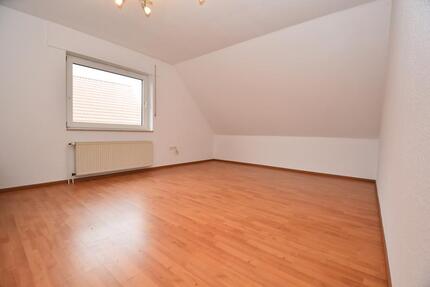 Dachgeschoswohnung mit Garage in ruhiger Siedlungslage in Markhausen zimmer
