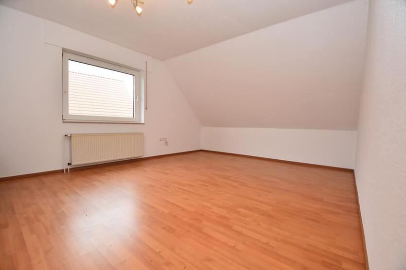 Dachgeschoswohnung mit Garage in ruhiger Siedlungslage in Markhausen zimmer