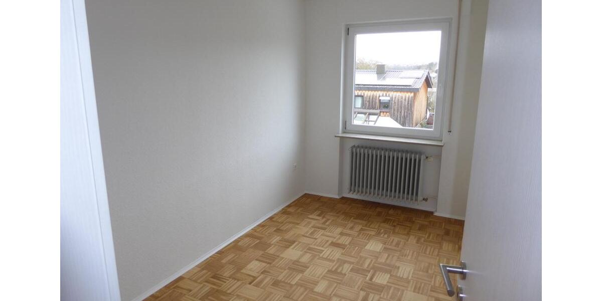 Reihenhaus Neckartenzlingen - 4 Zimmer, 102 m&sup2;, 1.200&euro; | Angebot:24854272