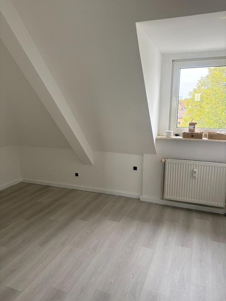 * Hamm-Süden * Blick auf Cafe Del Sol * zentral * Nähe EVK * zimmer