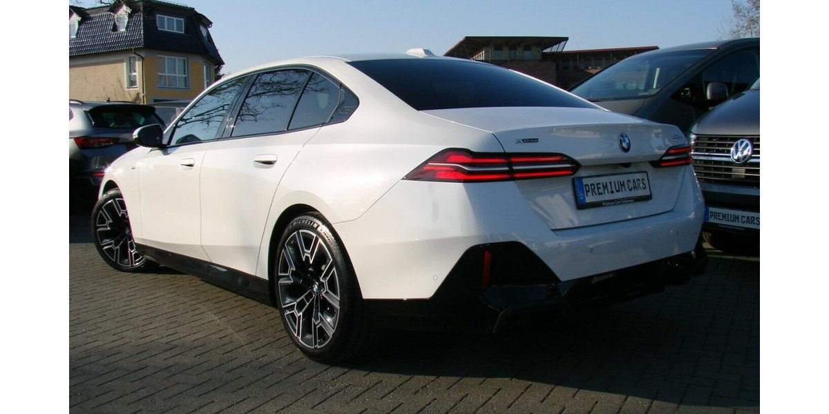 BMW 520 520d M Sport Pro Xdrive ACC 360º H&K ACC HUD 24.408 km 54.980 &euro; Falkensee 14612