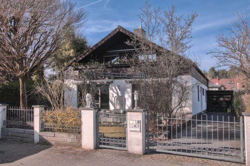 Haus zum Kaufen in Nürnberg 720.000 € 210 m²