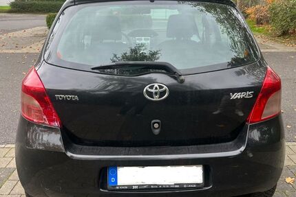 Toyota Yaris 147.000 km 2.650 &euro; Bonn 53119