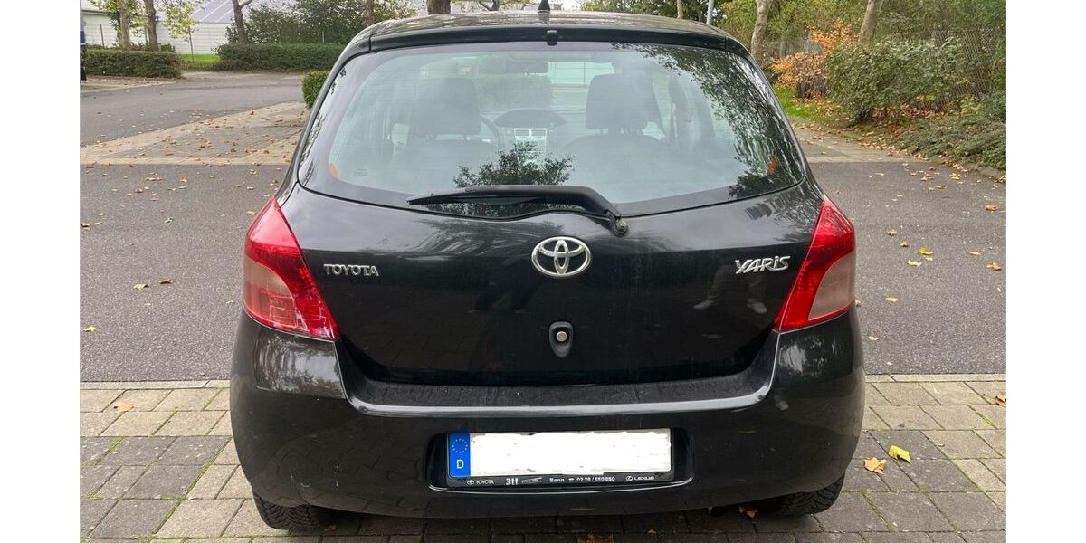 Toyota Yaris 147.000 km 2.650 &euro; Bonn 53119