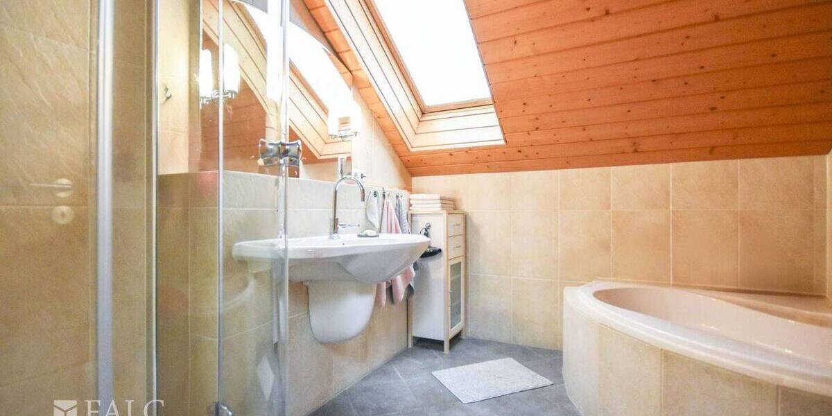 Doppelhaushälfte Dinslaken Hiesfeld - 5 Zimmer, 153 m&sup2;, 639.000&euro; | Angebot:26392709