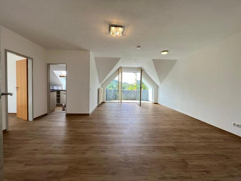 Komfort-Wohnung in WadernNunkirchen; Dachgeschoss 4 ZKB zimmer