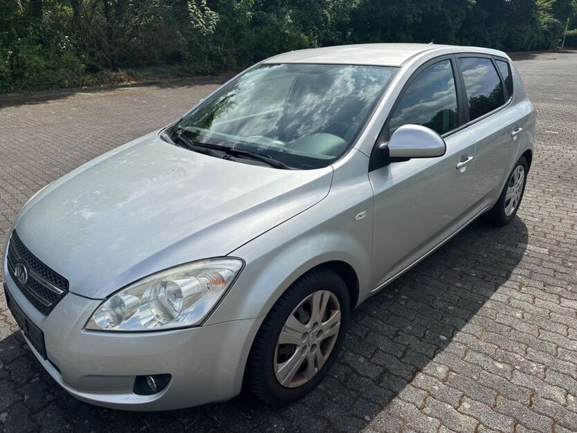 Kia ceed / Ceed 127.000 km 3.990 € Hanau 63452