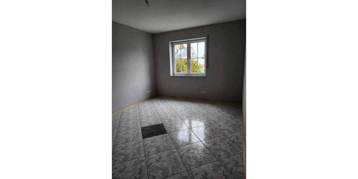 Erdgeschoßwohnung Marktheidenfeld - 3 Zimmer, 95 m&sup2;, 1.200&euro; | Angebot:25254880