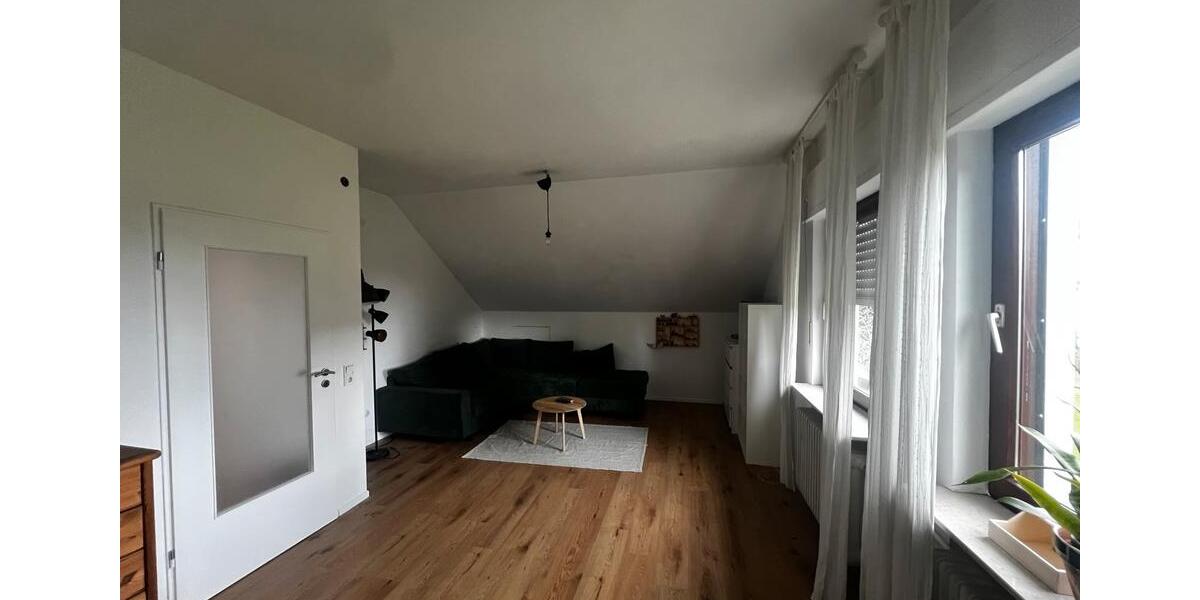Dachgeschoßwohnung Kaufungen - 4 Zimmer, 100 m&sup2;, 990&euro; | Angebot:26165151