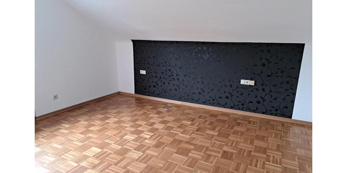 Dachgeschoßwohnung Altensteig - 3 Zimmer, 60 m&sup2;, 640&euro; | Angebot:26322282