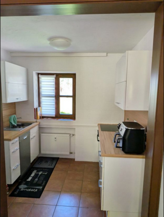 2-Zimmer-Wohnung mit EBK und Terrasse zimmer
