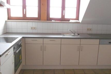 3 Zimmer Dachgeschoßwohnung, EBK, Bad, Gäste-WC, Stellplätze 3 zimmer