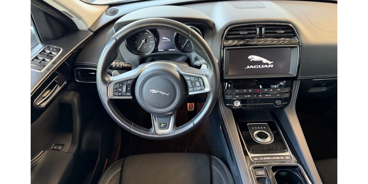 Jaguar F-PACE P250 R-Sport 25t+Xenon+Kamera+ACC+Spur 87.250 km 24.990 &euro; Westendorf 86707