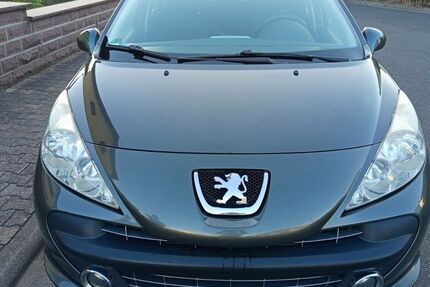 Peugeot 207 228.000 km 2.290 &euro; Nidderau 61130