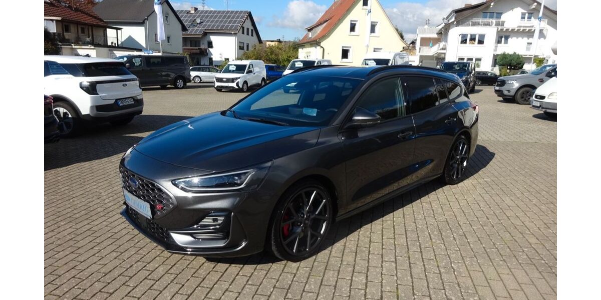 Ford Focus 24.075 km 30.990 &euro; Tauberbischofsheim 97941