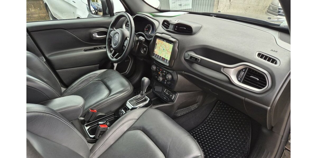 Hyundai i30 YES! Plus Navigation, Panoramadach, LED, Sport 89.202 km 12.890 &euro; Rodgau 63110