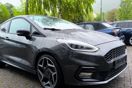 Ford Fiesta 83.000 km 14.400 &euro; Lügde 32676
