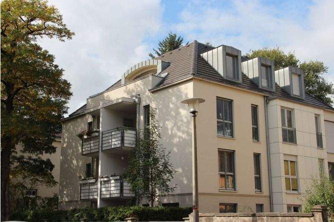 geräumige 3-Zimmer-Wohnung mit zwei Balkonen und Stellplatz in zentraler Lage von Dresden! 3 zimmer
