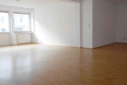 Wohnung Düsseldorf Stadtmitte - 1 Zimmer, 81 m&sup2;, 850&euro; | Angebot:27131018