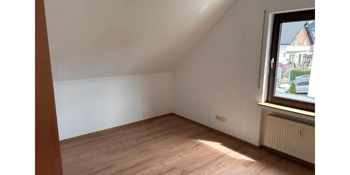 Etagenwohnung Unkel - 3 Zimmer, 95 m&sup2;, 1.300&euro; | Angebot:26585090