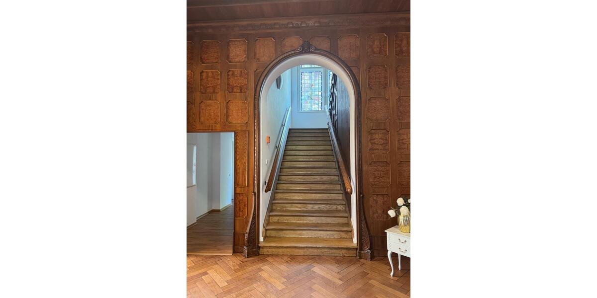 Villa Glauchau - 20 Zimmer, 650 m&sup2;, 3.200&euro; | Angebot:24715880