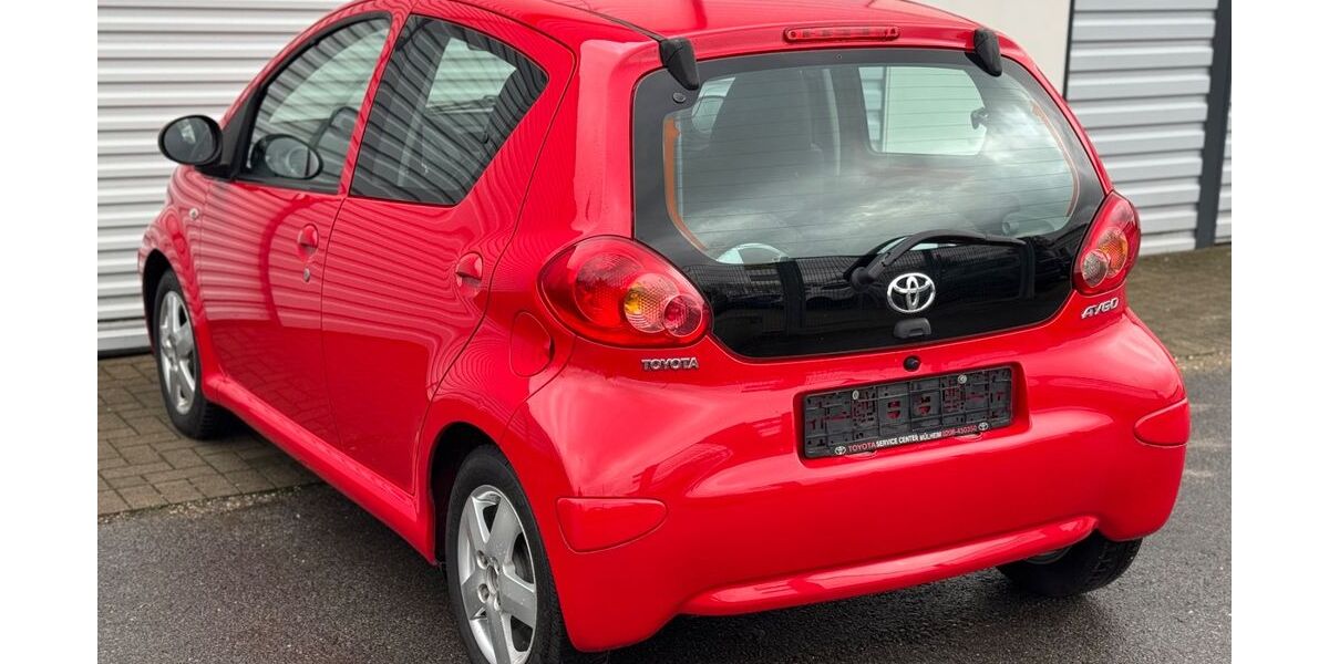 Toyota Aygo (X) 108.220 km 3.990 &euro; Solingen 42719
