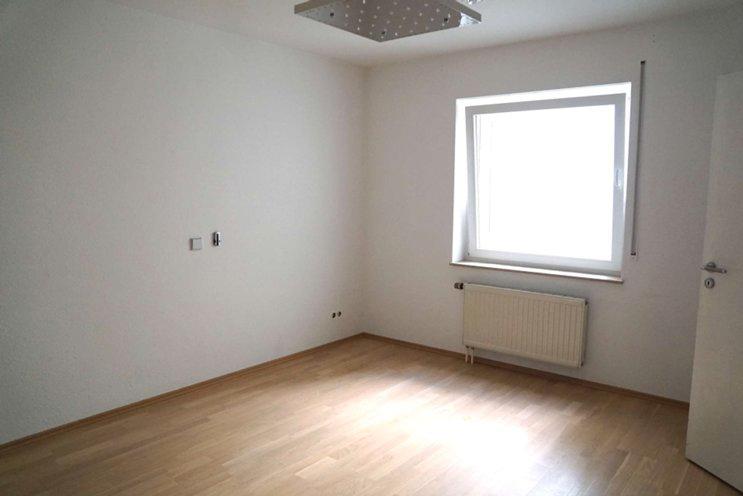 Erdgeschoßwohnung Balingen - 3 Zimmer, 100 m&sup2;, 1.100&euro; | Angebot:26316467