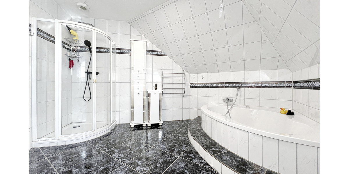 Eleganz trifft Wohlfühlatmosphäre – Ihr neues Zuhause wartet - Einfamilienhaus Hohenlockstedt | Angebot:25365923